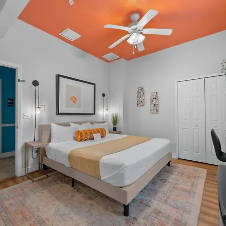Banana Leaf Villa-Vintage Vibes Suites